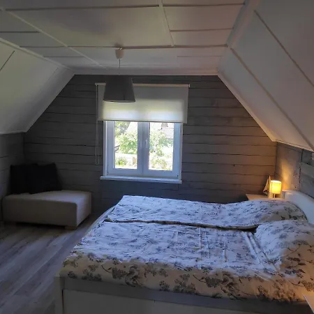 Feriehus Sireli Hubane Maja Oma Aiaga